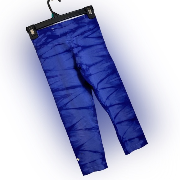 Blue Athletic Capri Leggings Size Small - Picture 2 of 3